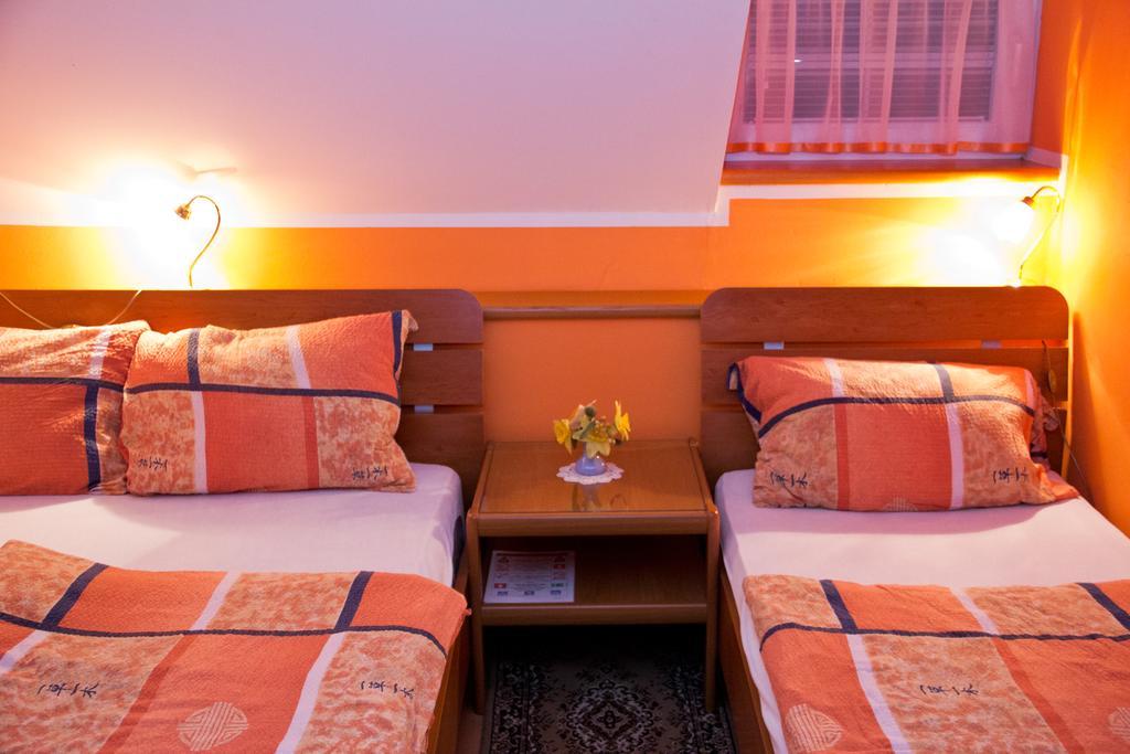 Guesthouse Jug Blato エクステリア 写真